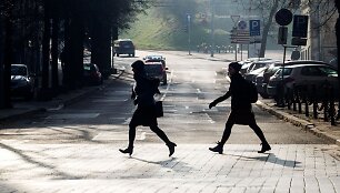 Vilnius paniręs į melsvą rūką