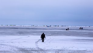 Žvejai mėgavosi paskutiniu poledinės žūklės savaitgaliu.