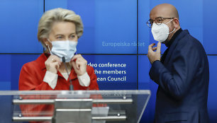 Ursula von der Leyen ir Charles'is Michelis