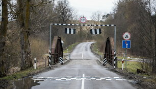 Tiltas per Vokės upę