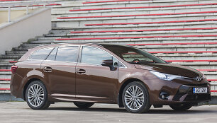 Atnaujintas &bdquo;Toyota Avensis&ldquo;