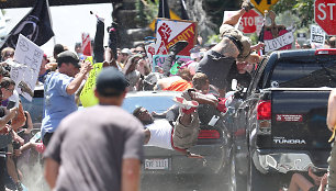 2 vieta. RyanasM. Kelly – automobilis trenkiasi į minią protestuotojų Šarlotsvilyje