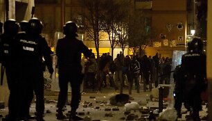 Madride po gatvės prekiautojo mirties įsiplieskė neramumai