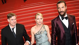 I&scaron; kairės: režisierius Gusas Van Santas ir aktoriai Naomi Watts bei Matthew McConaughey