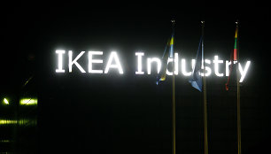 Gamybos procesą atnaujino vakar Kazlų Rūdoje užsiliepsnojusi „Ikea“ gamykla