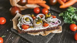 Skandinaviškas „smørrebrød“ sumuštinis