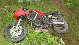 Avarijoje apgadintas &bdquo;Yamaha&ldquo; motociklas