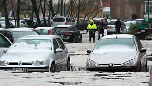 Kai kurie Klaipėdos kiemai tapo pravažiuojami tik visureigiais.