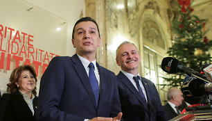 Sorinas Grindeanu (viduryje)