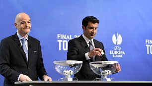 UEFA čempionų lygos burtus traukė portugalas Luisas Figo