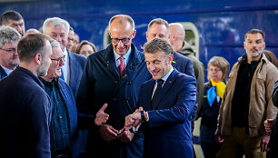 Keiras Starmeris, Friedrichas Merzas ir Emmanuelis Macronas / dpa
