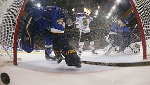 Sent Lujiso „Blues“ ledo ritulininkai įveikė Čikagos „Blackhawks“ klubą