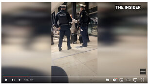 Berlyno policija paneigė, kad oro uoste buvo nufilmuota, o vėliau deportuota ukrainiečius užgauliojusi rusė
