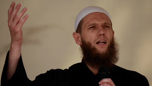 Teismas Vokietijoje nuteisė kalėti žinomą islamistų pamokslininką Sveną Lau