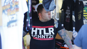 Rytų Vokietijoje &ndash; festivalis Adolfo Hitlerio gimimo dienos proga