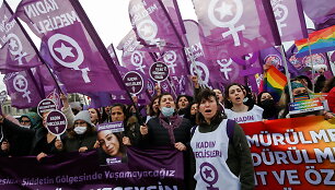 Protestuojančios turkės