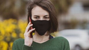 Karantinas karantinu, o telefonai vis dar reikalingi