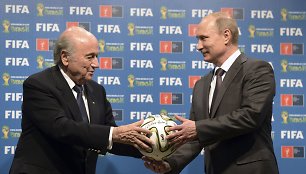 FIFA prezidentas Seppas Blatteris ir Rusijos prezidentas Vladimiras Putinas