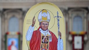 Pranci&scaron;kus per pirmąją dviejų popiežių kanonizaciją paskelbė Joną XXIII ir Joną Paulių II &scaron;ventaisiais 