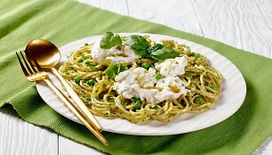 Makaronai su burata ir pesto padažu