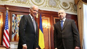 JAV viceprezidentas Joe Bidenas ir laikinasis Ukrainos prezidentas Oleksandras Turčynovas