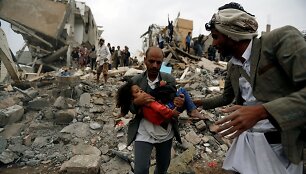 Jemeno sostinėje per Saudo Arabijos vadovaujamos koalicijos antskrydžius žuvo 14 civilių