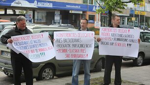 Piketuojantys VVT darbuotojai
