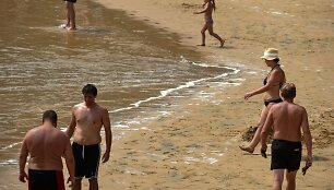 Dumbliais užter&scaron;tas paplūdimys Kanarų salose