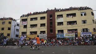 Gatvės futbolo čempionatas Peru sostinėje 