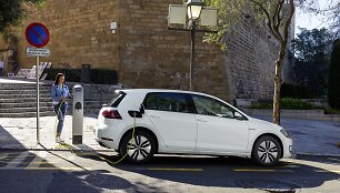 Atnaujintas &bdquo;Volkswagen e-Golf&ldquo;