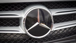 Rotušės aikštėje pristatyti naujausi „Mercedes-Benz“ modeliai