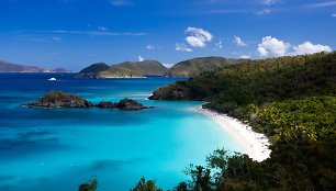 10. Trunk Bay, Mergelių salos