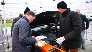 Kampanija „Nustebink žiemą!“: pirmieji automobilių tikrinimo rezultatai Vilniuje