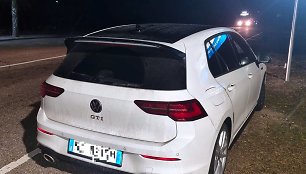 Bylos įkalčiai: sulaikytas „VW Golf“ automobilis
