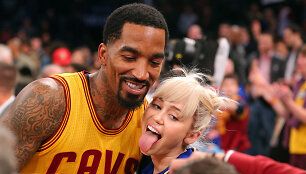 J.R. Smithas ir Miley Cyrus