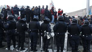 Protestuotojai ir riau&scaron;ių policija Kijeve
