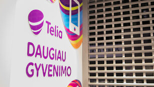 Naujasis &bdquo;iPhone X&ldquo; i&scaron;graibytuvės &bdquo;Telia&ldquo; salone
