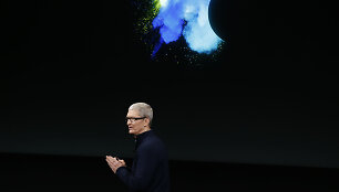 Timas Cookas pristatinėja &bdquo;Apple&ldquo; naujoves