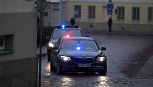 Valstybės gynimo taryba renkasi prezidentūroje