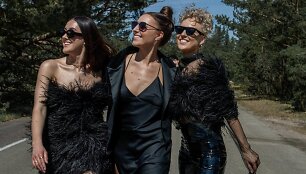 &bdquo;Queens of Roses&ldquo;
