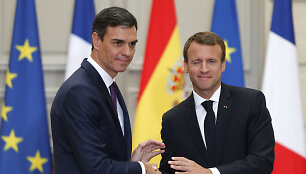 Pedro Sanchezas (kairėje) ir Emmanuelis Macronas