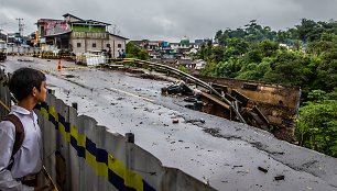 Nuošliaužos Indonezijoje pasiglemžė 11 žmonių gyvybes