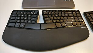 &bdquo;Microsoft&ldquo; klaviatūra i&scaron; &bdquo;Sculpt Ergonomic Desktop&ldquo; rinkinio