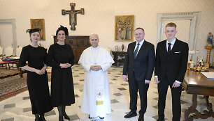I. Ruginienė su &scaron;eima susitiko su popiežiumi Leonu XIV / Vatican Media nuotr.