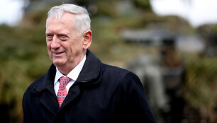 JAV Gynybos sekretoriaus J. Mattis vizitas  poligone Pabradėje
