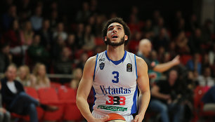 Liangelo Ballas