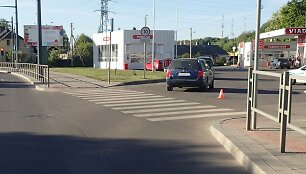 Avarija A.Juozapavičiaus prospekte: partrenktas NATO karys