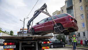 Be&scaron;eimininkių automobilių nutempimo darbai