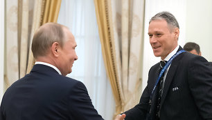Kremliuje Vladimiras Putinas sukvietė legendinius futbolininkus ir FIFA prezidentą G.Infantino.