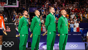 Šarūnas Vingelis, Evaldas Džiugys, Aurelijus Pukelis, Gintautas Matulis pasipuošė bronzos medaliais krepšinio 3x3 varžybose Paryžiaus olimpinėse žaidynėse.